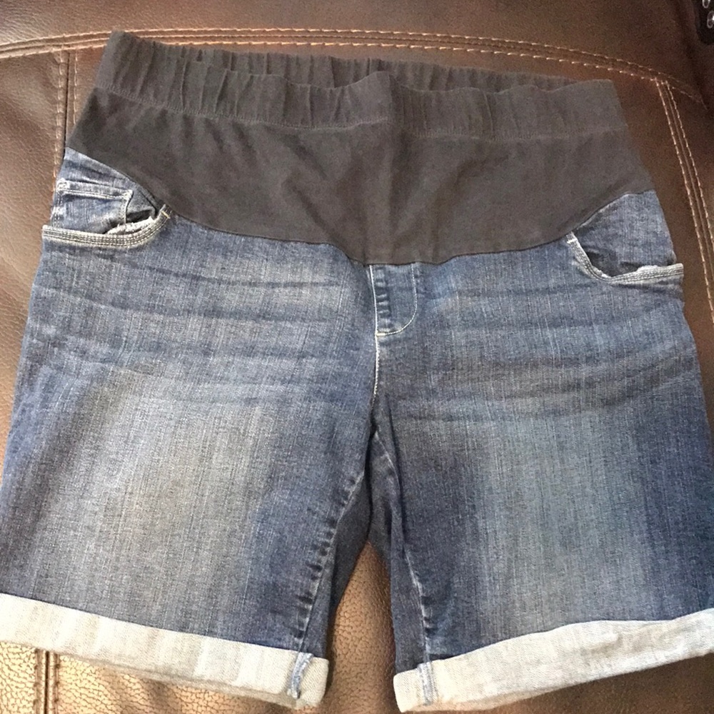 Oh baby by Motherhood maternity jean shorts